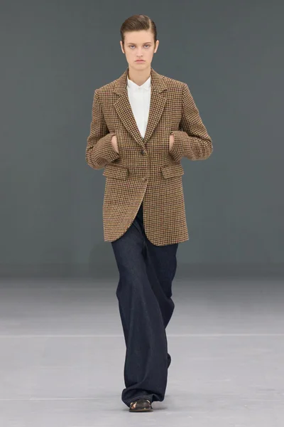 Look 28
